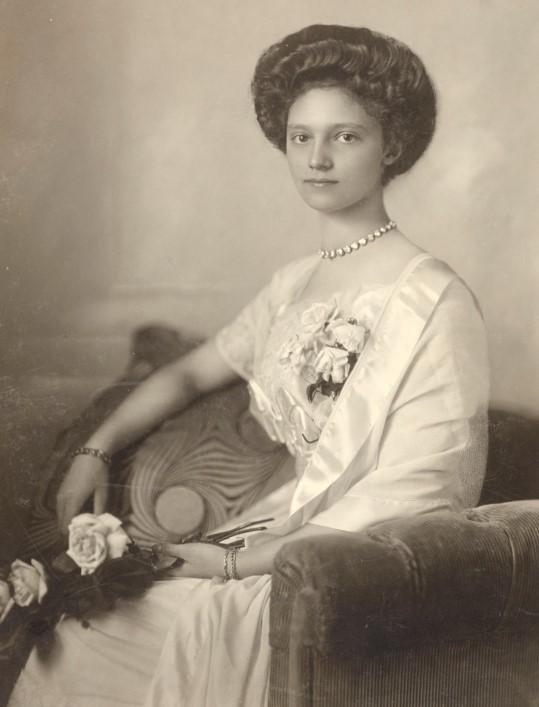 Empress Zita of Austria-Hungary (née Duchess of Bourbon-Parma) in 1911. (Public Domain)