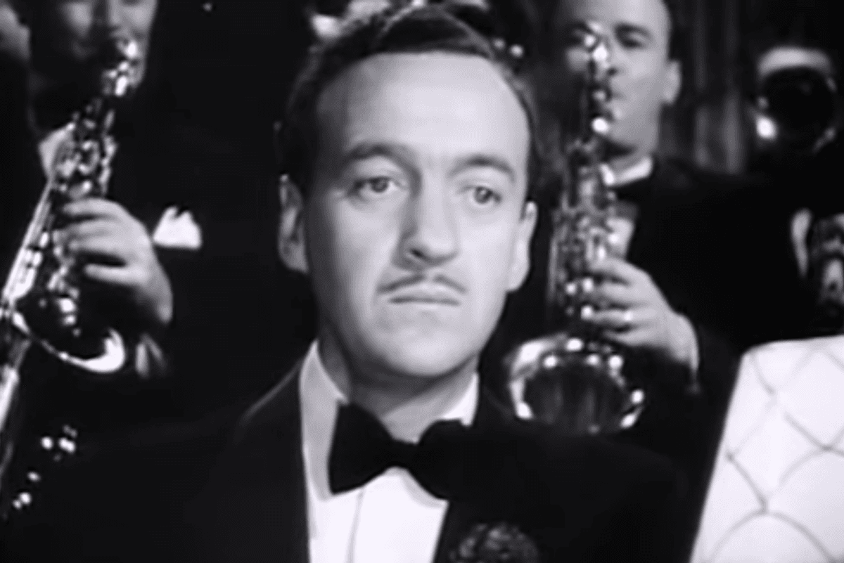 Cropped screenshot of David Niven from the trailer for the film "A Kiss in the Dark" in 1949. (Public Domain)