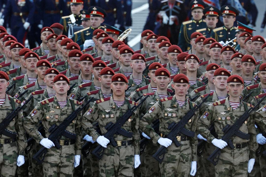 Russia Bans Jet Skis, Ride-Hailing Before WWII Tributes