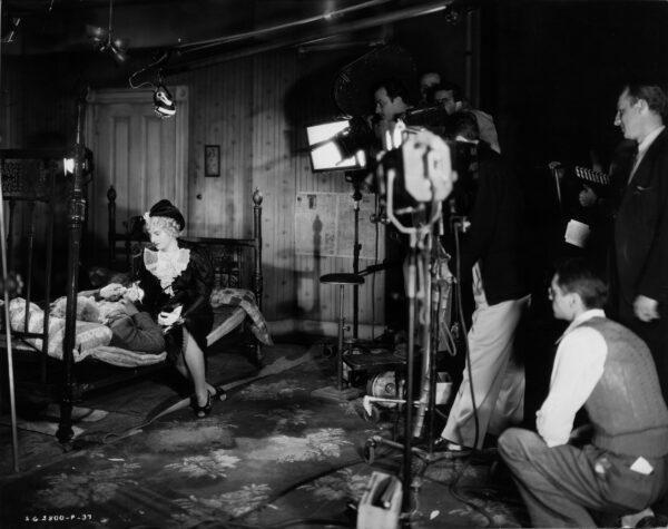 Barbara Stanwyck with Alan Hale in a scene from "Stella Dallas." (MovieStillsDB)