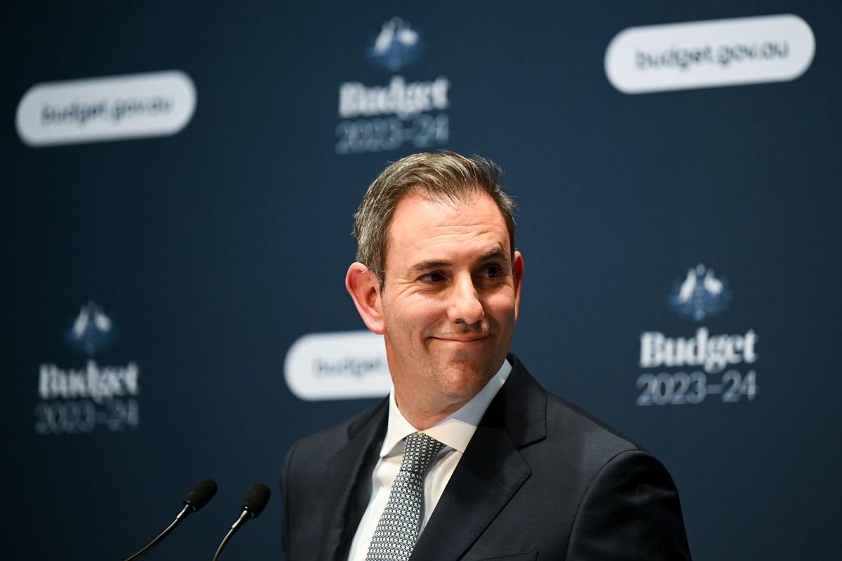 Treasurer Unconcerned Climate Change Could Impact Australia’s Credit Rating