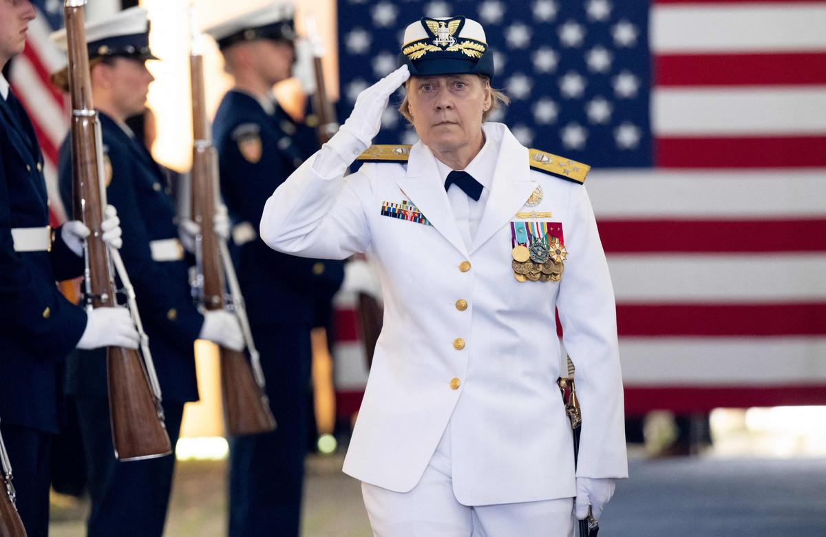 Trump Administration Removes Coast Guard Commandant thumbnail