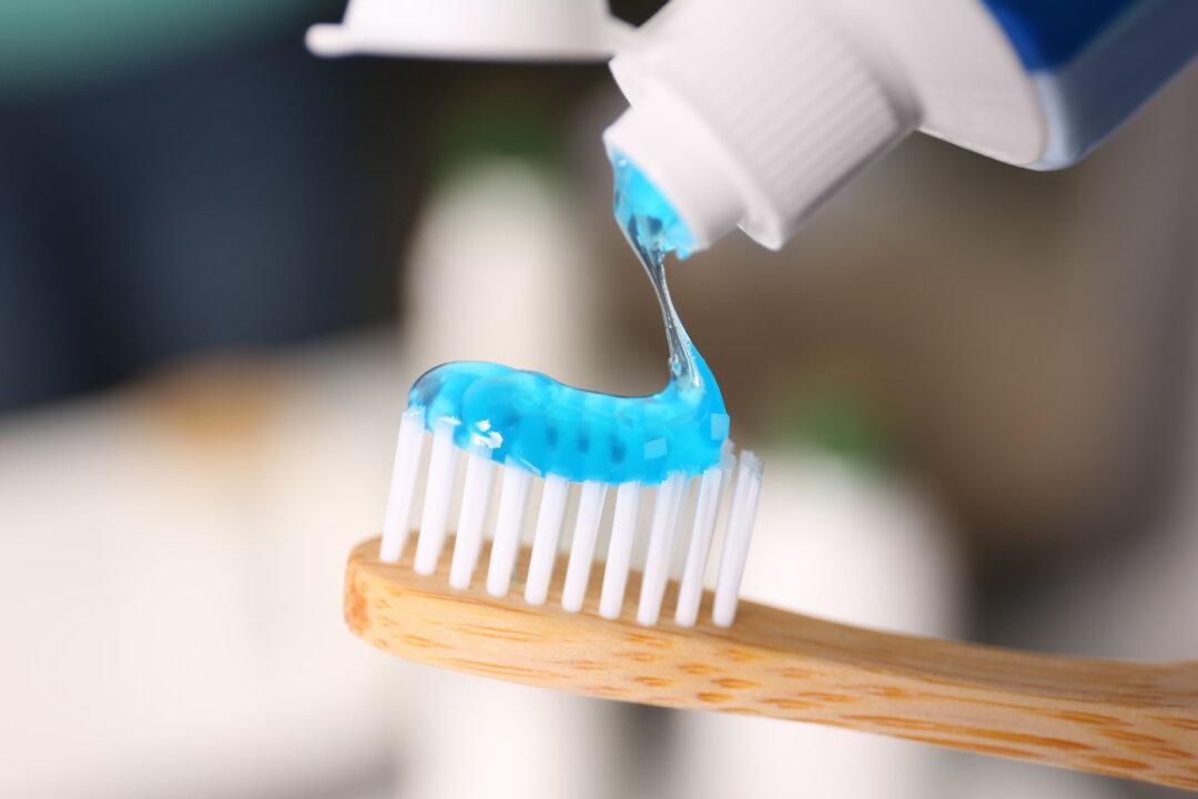 6 Lawsuits Target Fluoride Overexposure, Marketing of Children’s Toothpaste