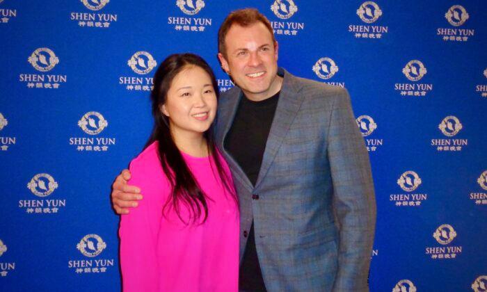 Sharon Lee (L) at the Shen Yun Performing Arts performance at First Ontario Concert Hall in Hamilton, Canada, on March 21, 2023. (NTD)