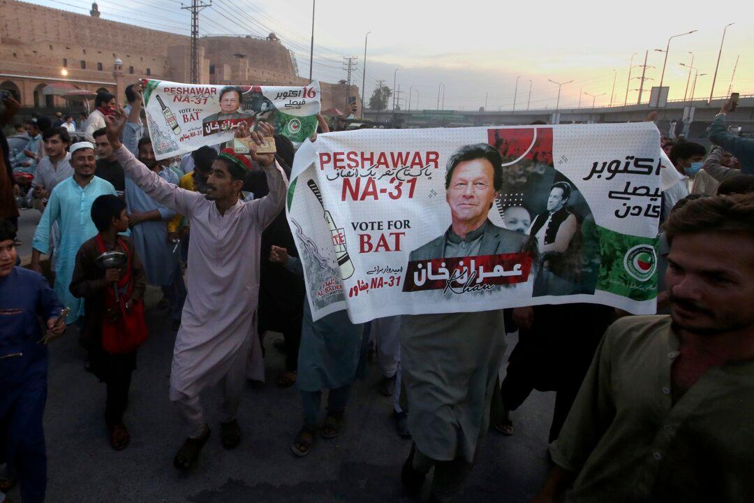 Pakistan on the Brink of Collapse, CCP to Benefit