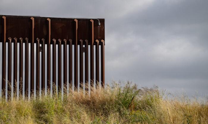 4-Year-Old Child Dropped Into the US From High Border Wall in San Diego