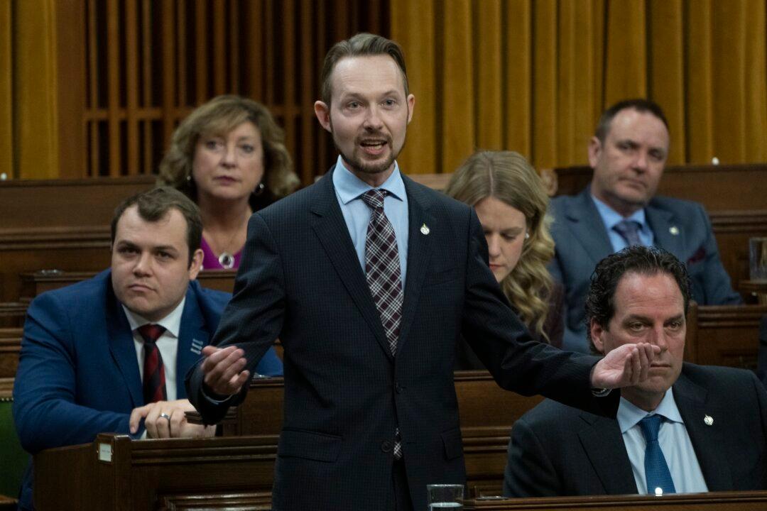 MPs Ask Why Chinese Diplomat Who Spied on Falun Gong, Uyghurs Not Expelled Sooner
