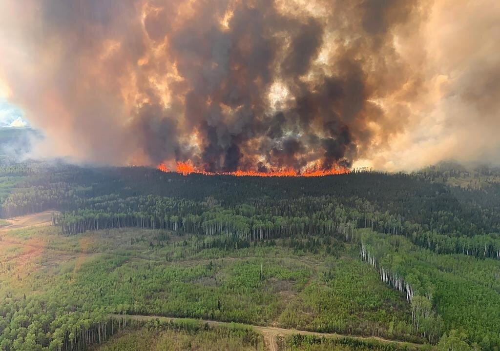 Alberta County Warns of Danger When Residents Fight Wildfires Themselves