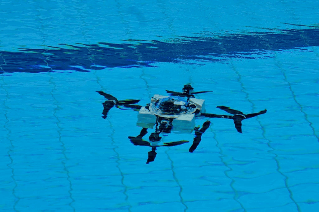 CUHK and Tongji University team up to develop a prototype of an aerial-aquatic hybrid drone. The photo shows it operating in the water. (Adrian Yu/The Epoch Times)