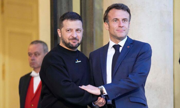 France Pledges More Military Aid as Ukraine's Zelenskyy Makes Surprise Paris Visit to Meet Macron
