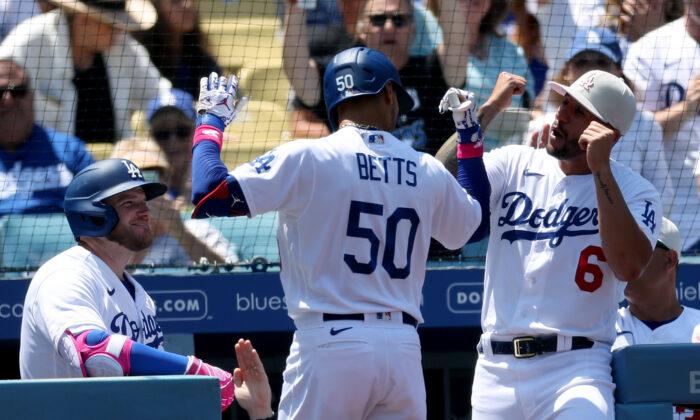 Streaking Dodgers Shut out Padres 4–0 for 3-Game Sweep, 5th Win in a Row