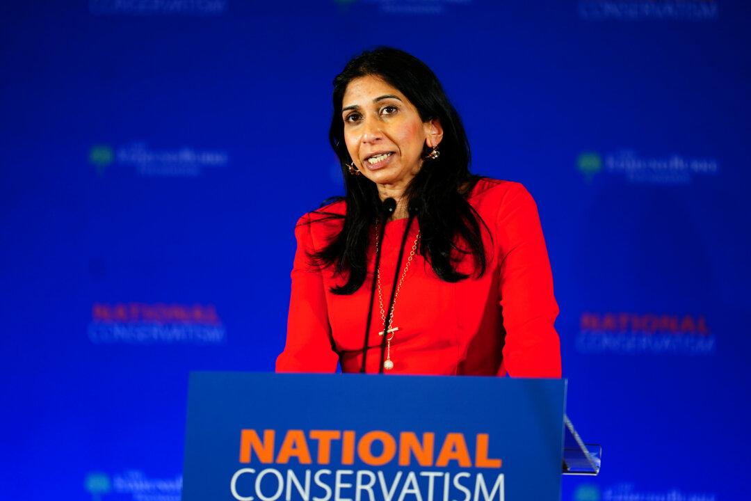 Braverman Says UK Should Not Need Immigrant Workers to Fill Labour Shortages