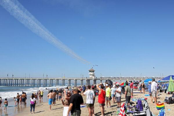 The United States Air Force Thunderbirds fly over the Huntington Beach Pier during the Pacific Airshow in Huntington Beach, Calif., on Oct. 1, 2021. (Michael Heiman/Getty Images)