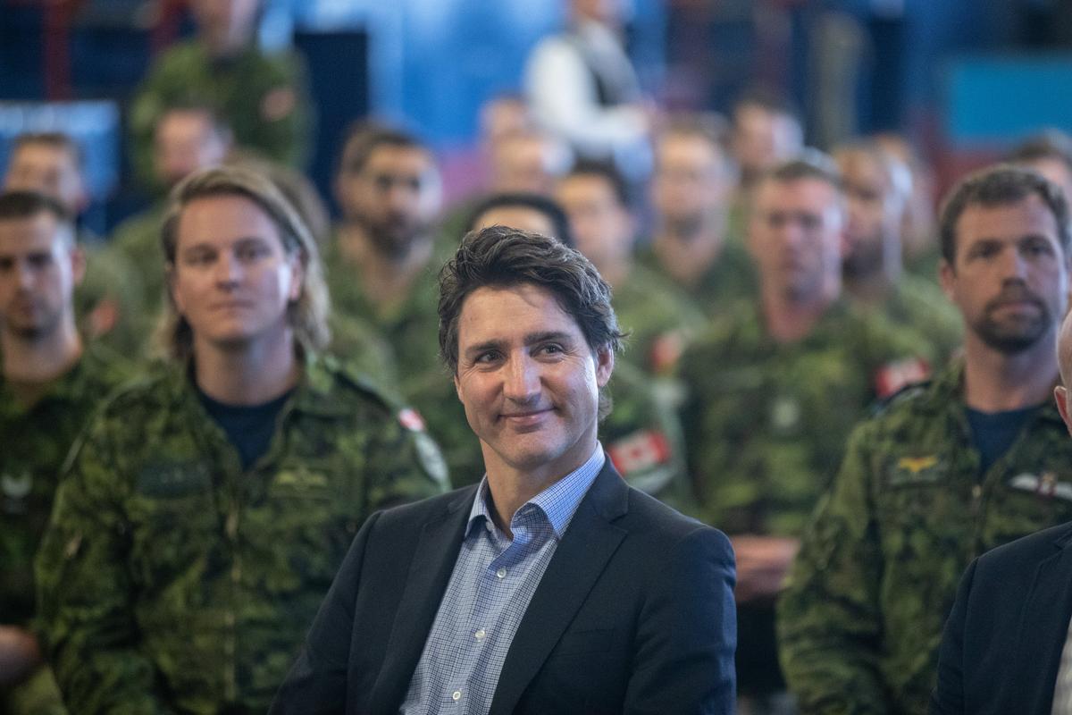 Trudeau Visits Alberta for Wildfire Update, Expresses Support for Firefighters