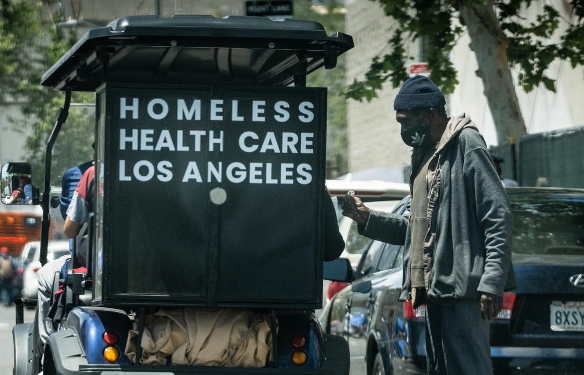 LA Nonprofit Giving Meth Pipes to Homeless Sparks Debate Over ‘Harm Reduction’ Approach