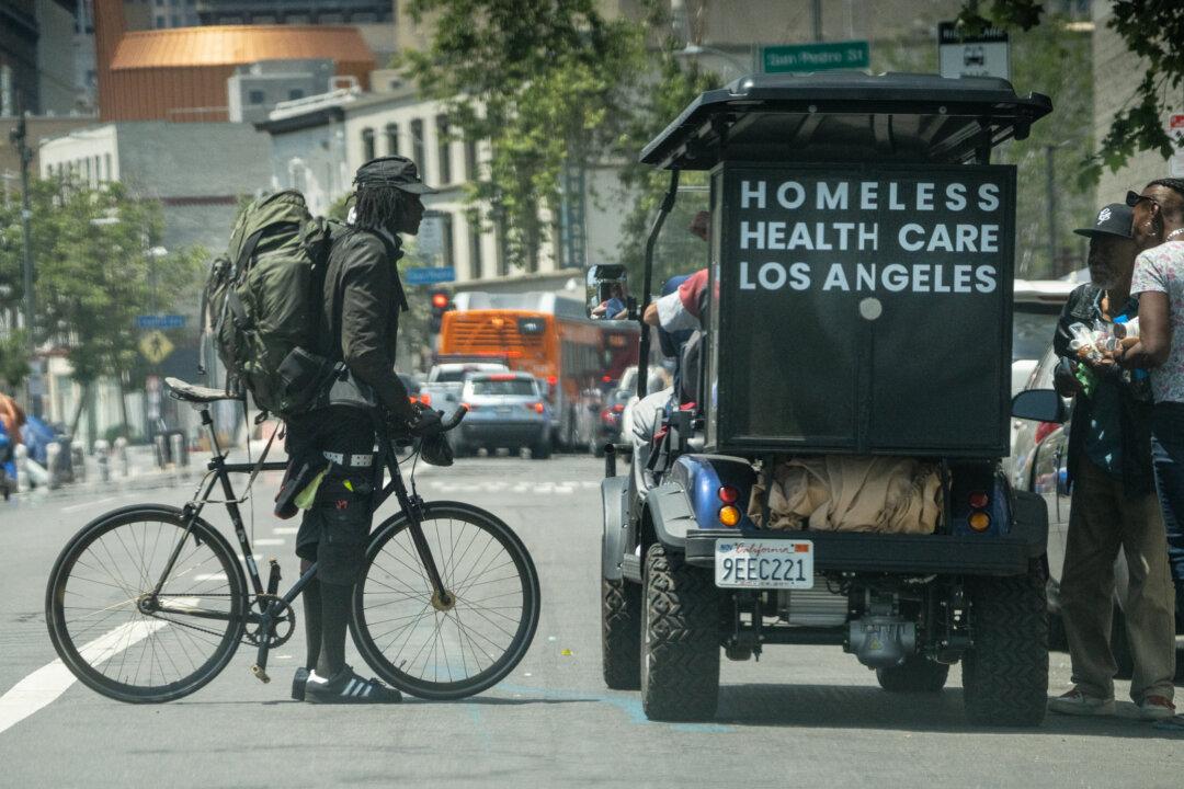 Gavin Newsom Tells Sean Hannity That California Has ‘Not Made Progress’ on Homeless Crisis