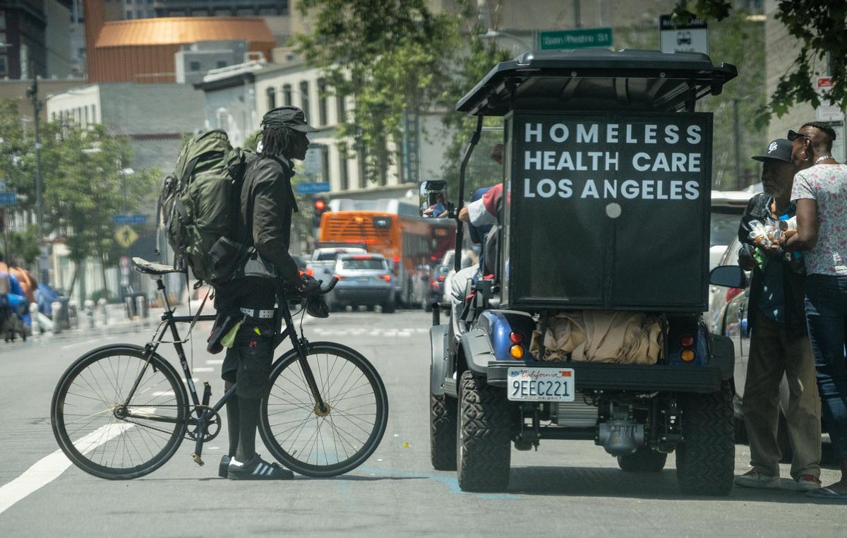 Gavin Newsom Tells Sean Hannity That California Has ‘Not Made Progress’ on Homeless Crisis
