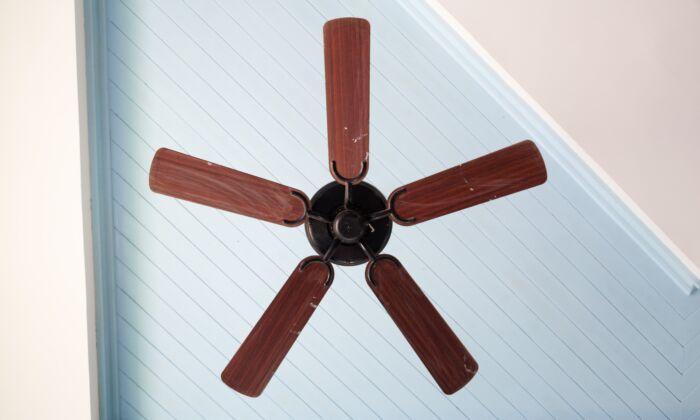 How to Clean Ceiling Fans Without Making a Mess