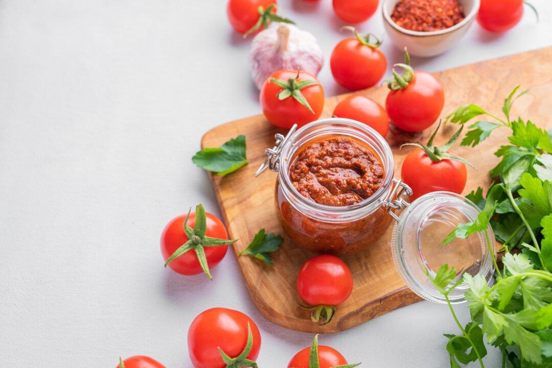 Spicy Peanut Dip (Recipe)