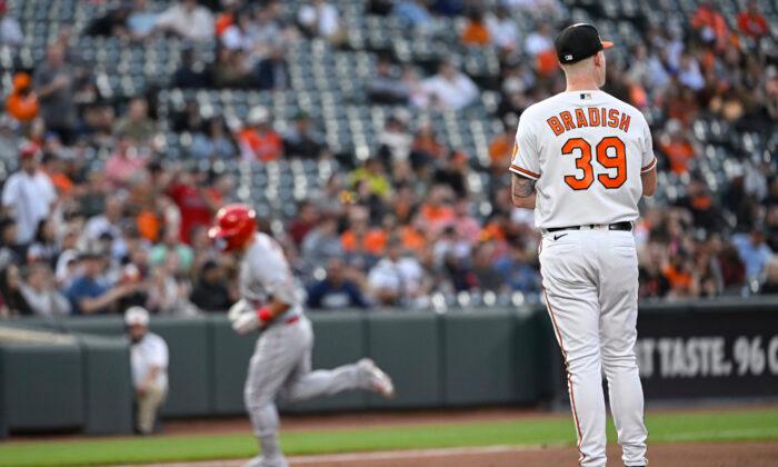 Orioles Overcome Trout’s Homer, Drop Angels to .500 With 3–1 Victory