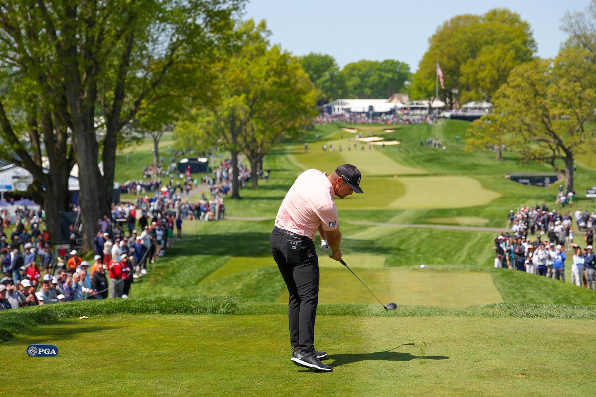 DeChambeau Resurfaces at Oak Hill and Leads PGA Championship