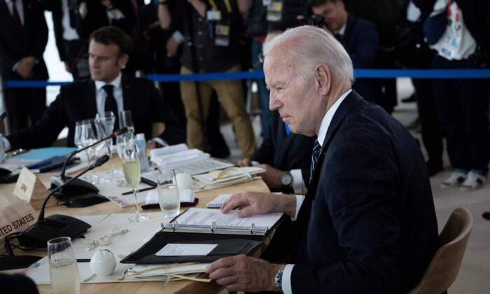 Biden Tells G-7 That US Will Support Joint Fighter Jet Training for Ukraine
