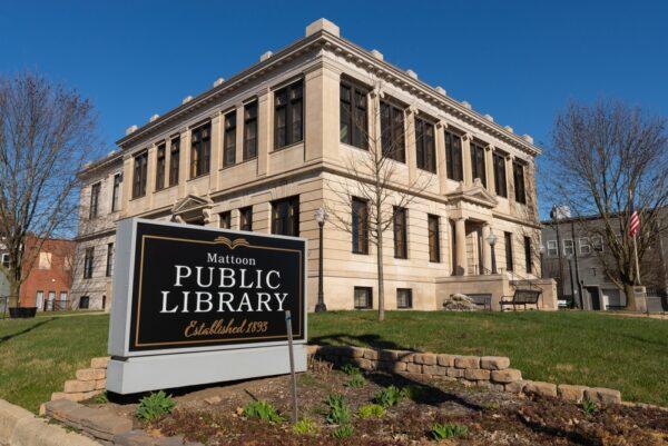 Historic Carnegie Library, built in 1903, Mattoon, Illinois. (Eddie J. Rodriquez/Shutterstock)