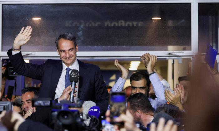 Greece’s Ruling Conservatives Win Vote But Fall Short of Majority