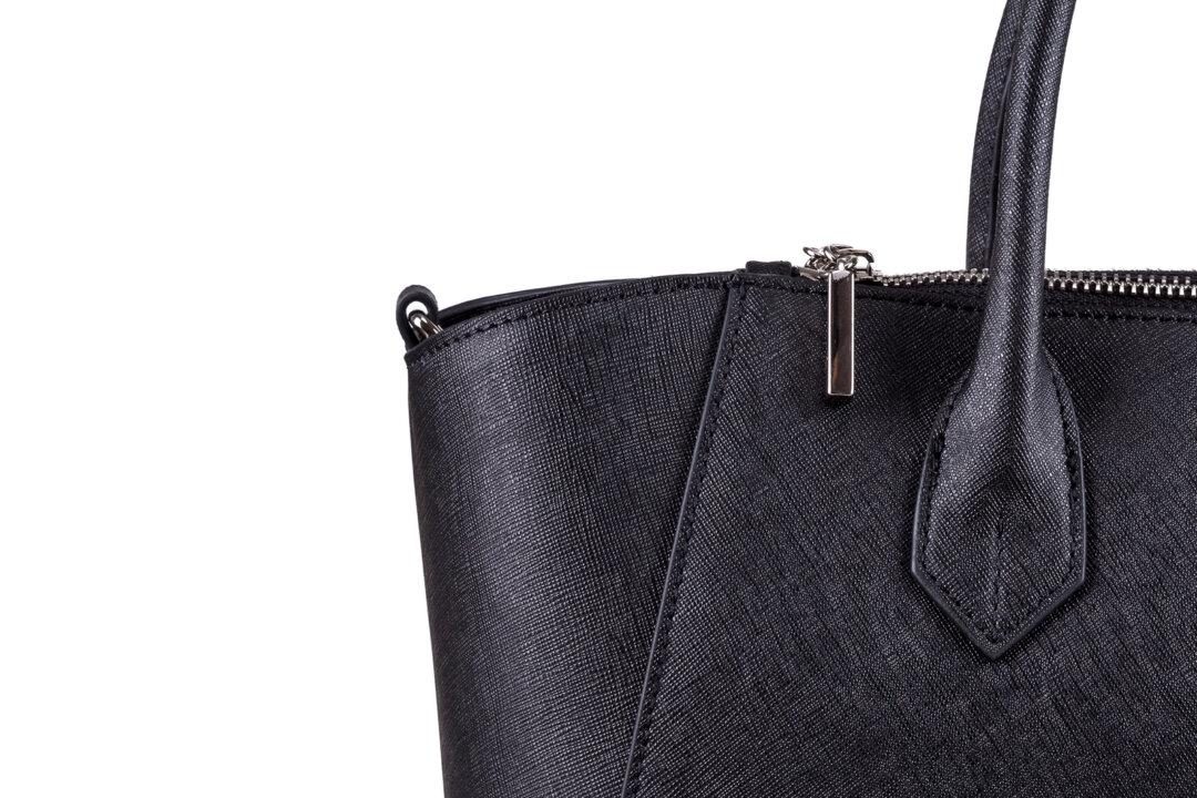 Dining Outside? Here’s How to Keep Your Stuff Safe