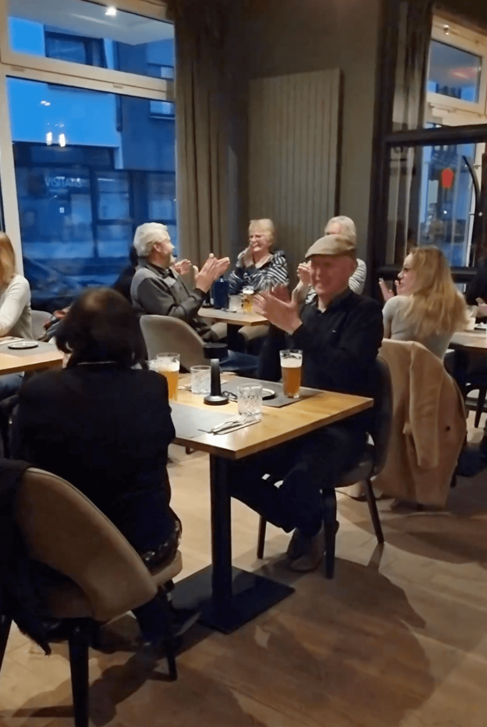 Diners at Rossi are surprised listening to Ricardo Marinello sing. (Courtesy of <a href="https://www.instagram.com/ricardomarinello_tenor/">Ricardo Marinello</a>)
