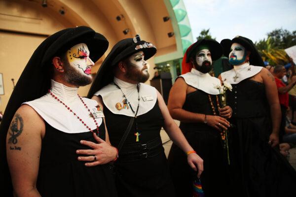  Members of the Sisters of Perpetual Indulgence attend a memorial service in Orlando, Florida on June 19, 2016 (Spencer Platt/Getty Images)