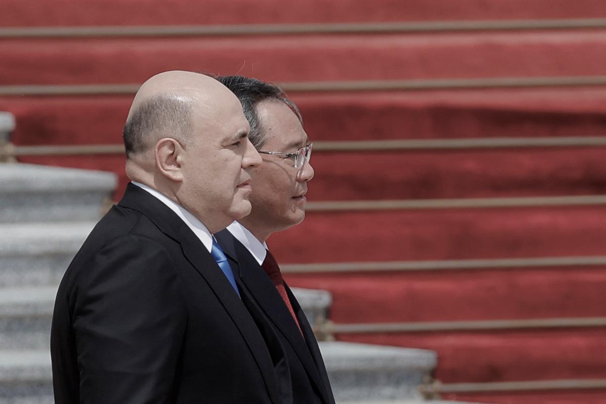 Russia, China Seal Economic Pacts Amid Western Criticism