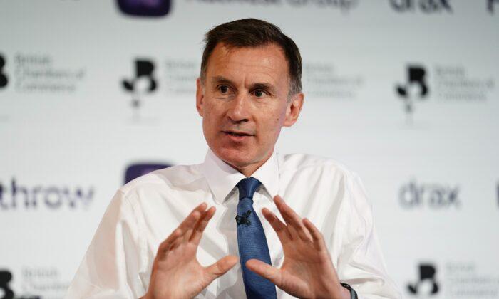 Hunt Eyes AI and Welfare Reform as Cures for 'Ever-Rising' Tax Burden