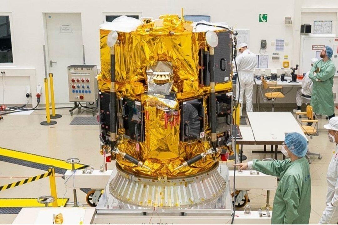 Crash of Private Japanese Moon Lander Blamed on Software, Last-Minute Location Switch