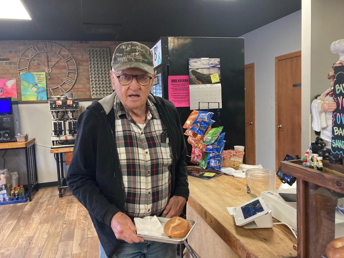 Pennsylvania voter Joe Wisinski, 86, pauses to discuss politics during breakfast at New York Bagel & Deli in Erie County, Pa., on May 23, 2023. (Janice Hisle/The Epoch Times)