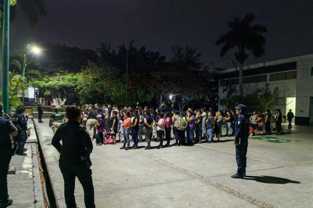 Mexican Officials Find 175 Migrants in Truck Near Southern Border