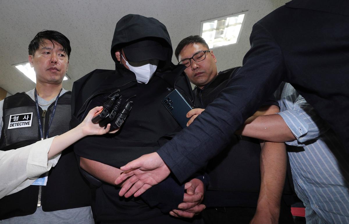 South Korean Arrested for Opening Plane Exit Door Mid-Air, Faces up to 10 Years in Prison