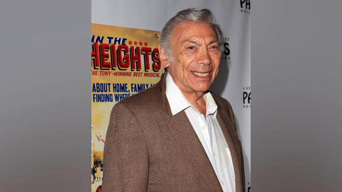 Ed Ames, 1950s Pop Singer With Ames Brothers and 1960s TV Star in ‘Daniel Boone,’ Dies at 95