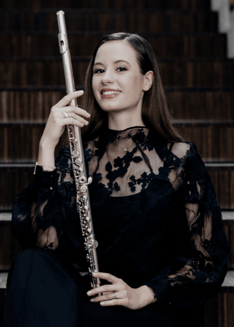 Hungarian flutist Johanna Keszei, makes her Carnegie Hall debut with the New York Concerti Sinfonietta performing Mozart’s Flute Concerto Movement I. Allegro. (Courtesy of Johanna Keszei)