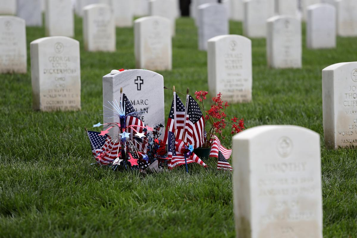 San Diego Honors Fallen Veterans on Memorial Day