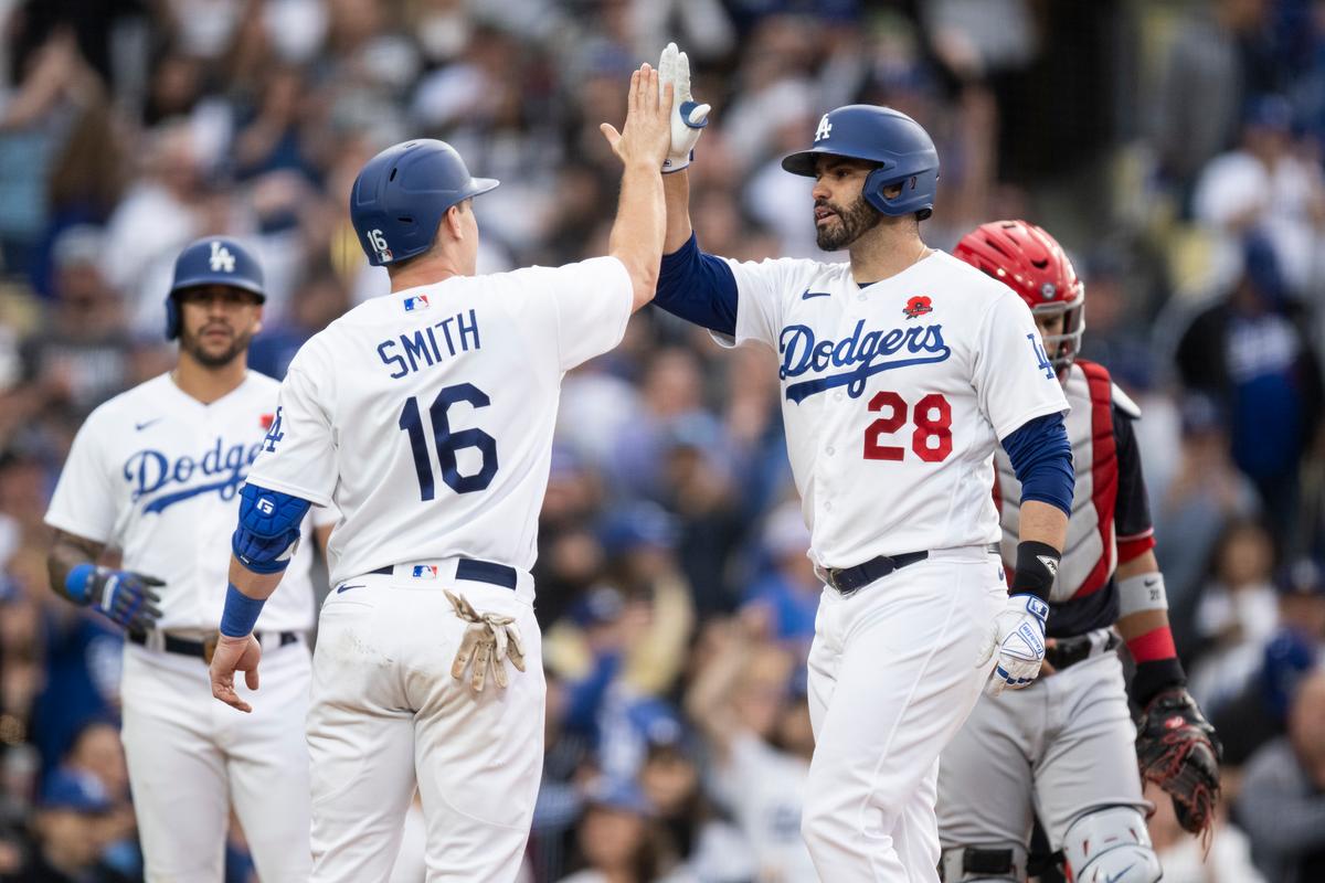 Martinez, Freeman Power Dodgers’ Big Inning in 6–1 Win Over Nationals