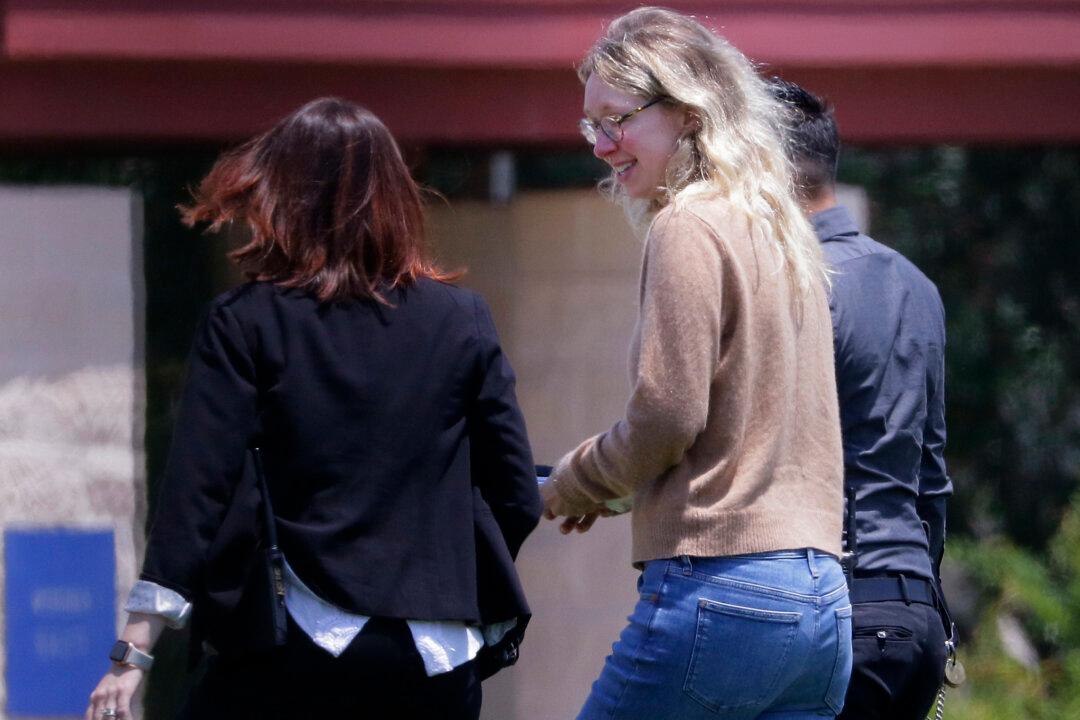 Elizabeth Holmes Objects to $250 Monthly Restitution Sought by US Due to Limited Financial Resources