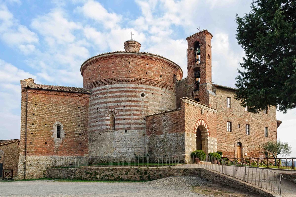 The Montesiepi Chapel rotunda in Siena, Italy. (lkonya/Shutterstock)