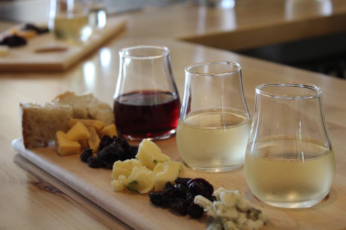 At Hill Valley Dairy, wine and cheese tastings focus on small-batch artisanal cheeses including yellow cheddar and gouda. (Mary Ann Anderson/TNS)