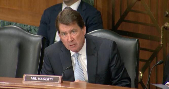 Sen. Bill Hagerty (R-Tenn.) speaks at a Senate Banking Committee hearing on May 31, 2023. (Senate Banking Committee/Screenshot via NTD)