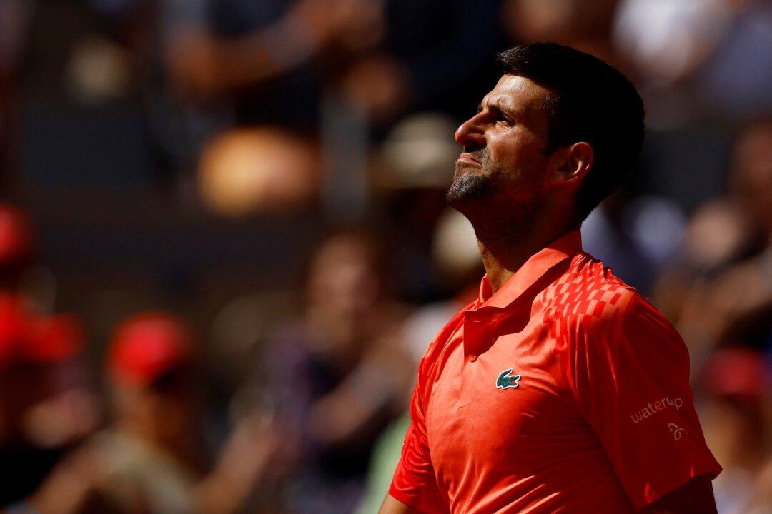 Tsitsipas, Alcaraz Soar at French Open, Djokovic Row Simmers
