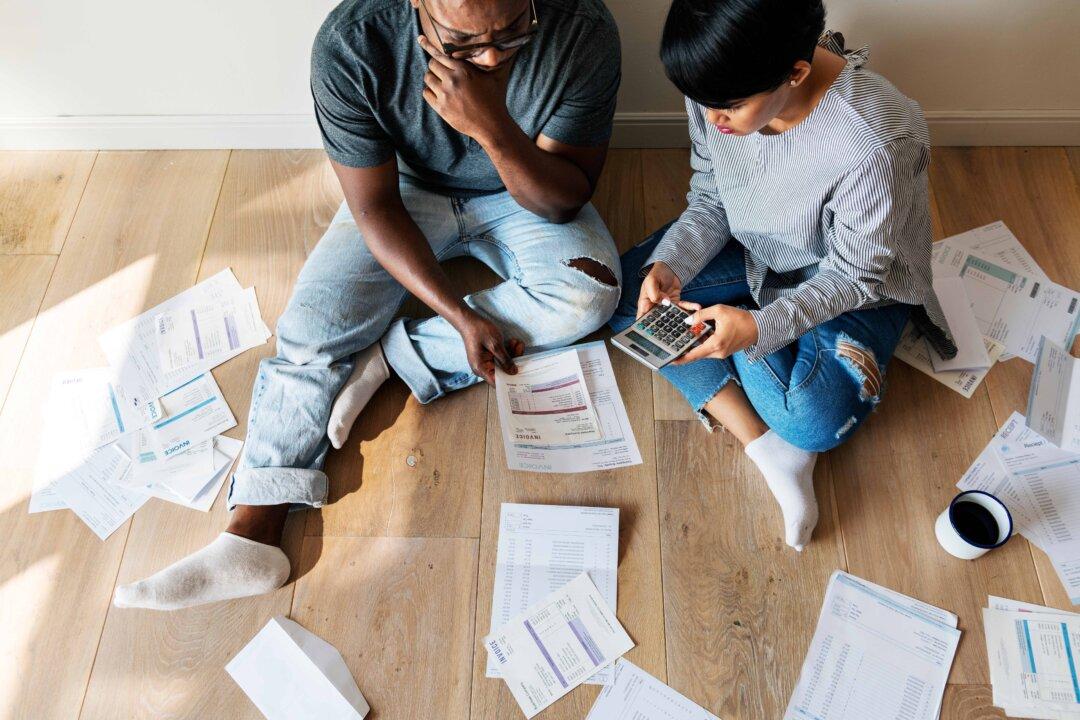 5 Ways to Simplify and Reduce Your Money Clutter