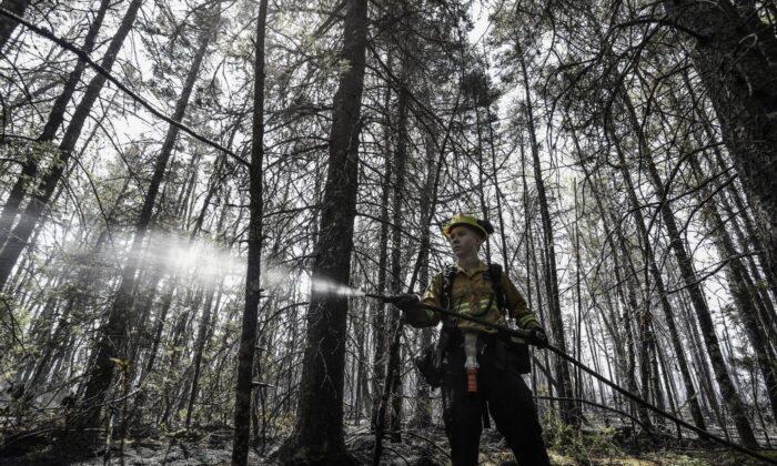 More Foreign Firefighters Expected to Arrive Today to Help Canada Battle Wildfires