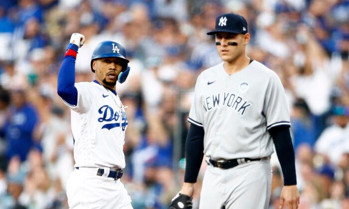 Betts Hits 2 HRs, Kershaw Beats Yankees for 1st Time in Dodgers' 8–4 Win