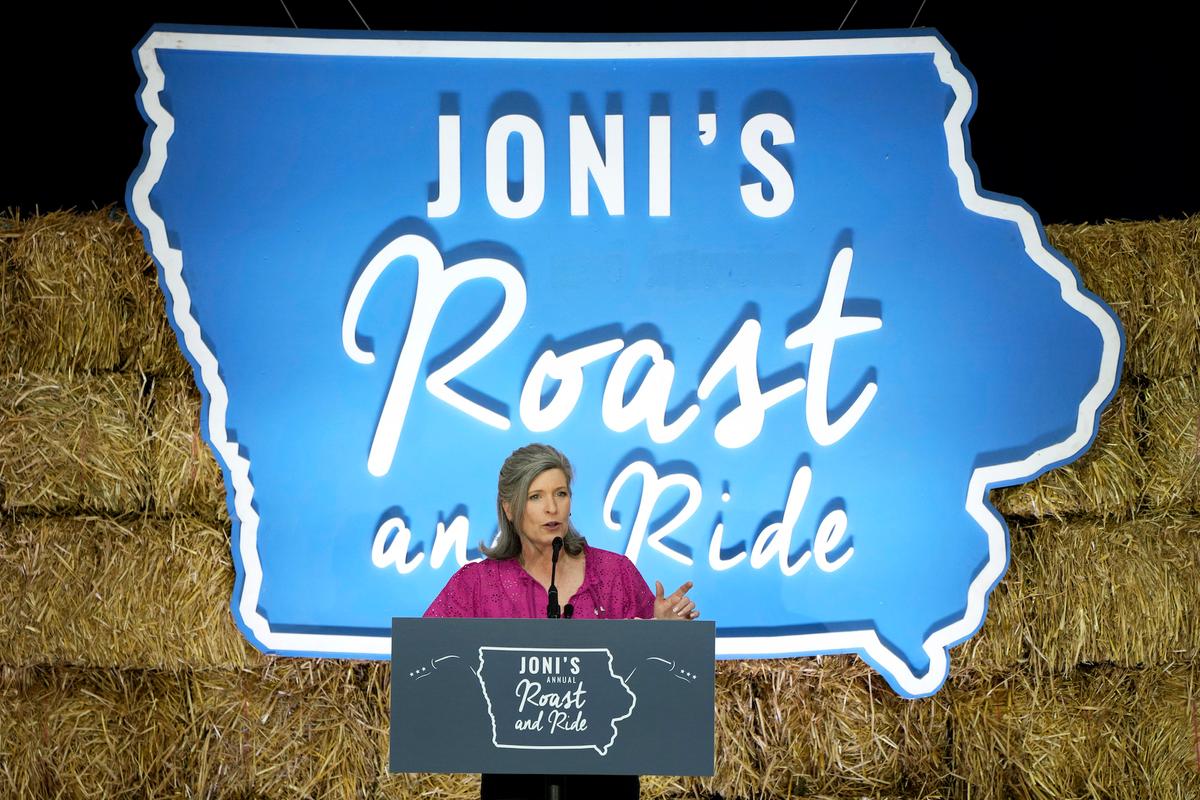 8 Republican Presidential Hopefuls Attend Iowa 'Roast and Ride' Event; Trump Notably Absent